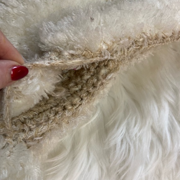 Chic Faux Fur Vest - Picture 7 of 7